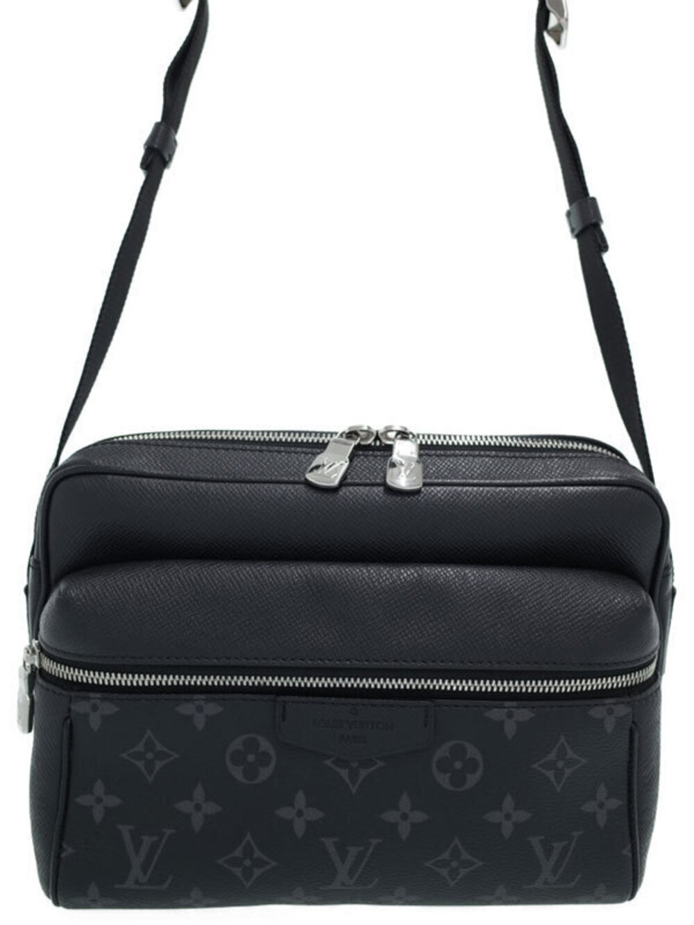 Louis Vuitton Taigarama Outdoor Messenger Shoulder Bag